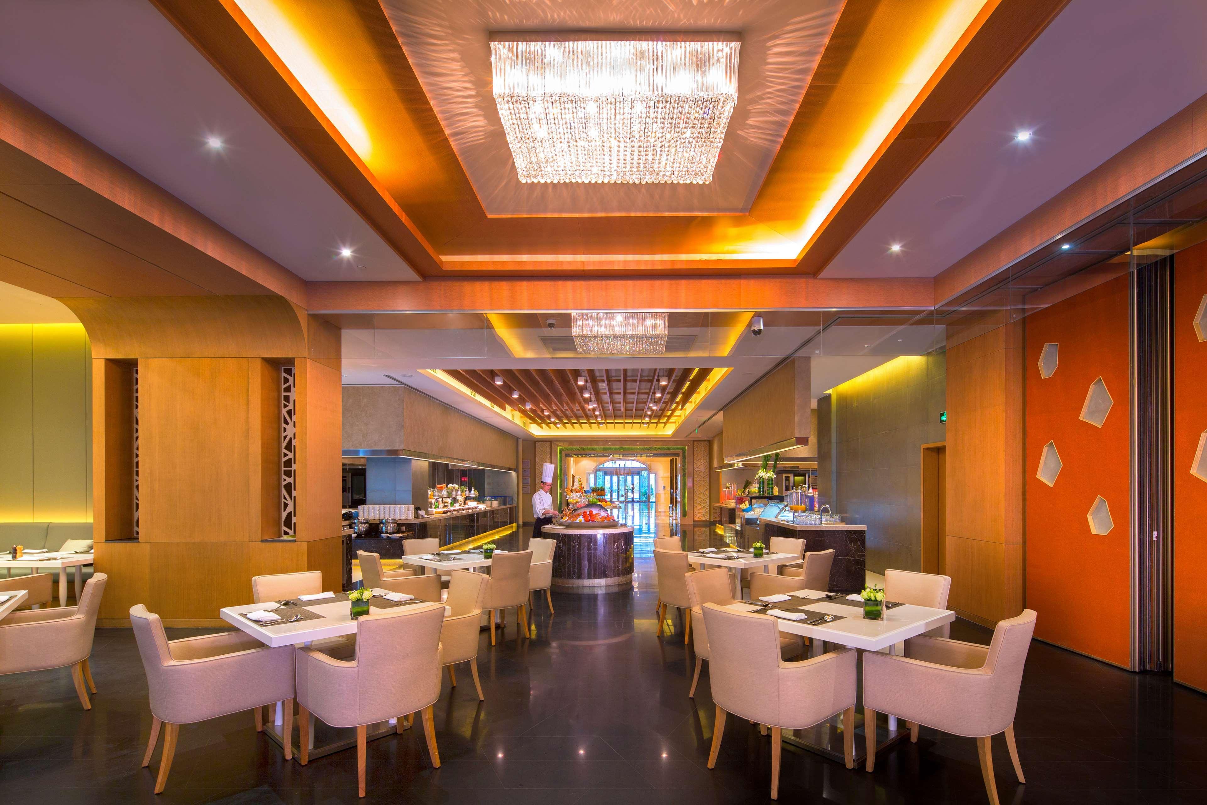 Doubletree By Hilton Ningbo - Chunxiao Hotell Exteriör bild
