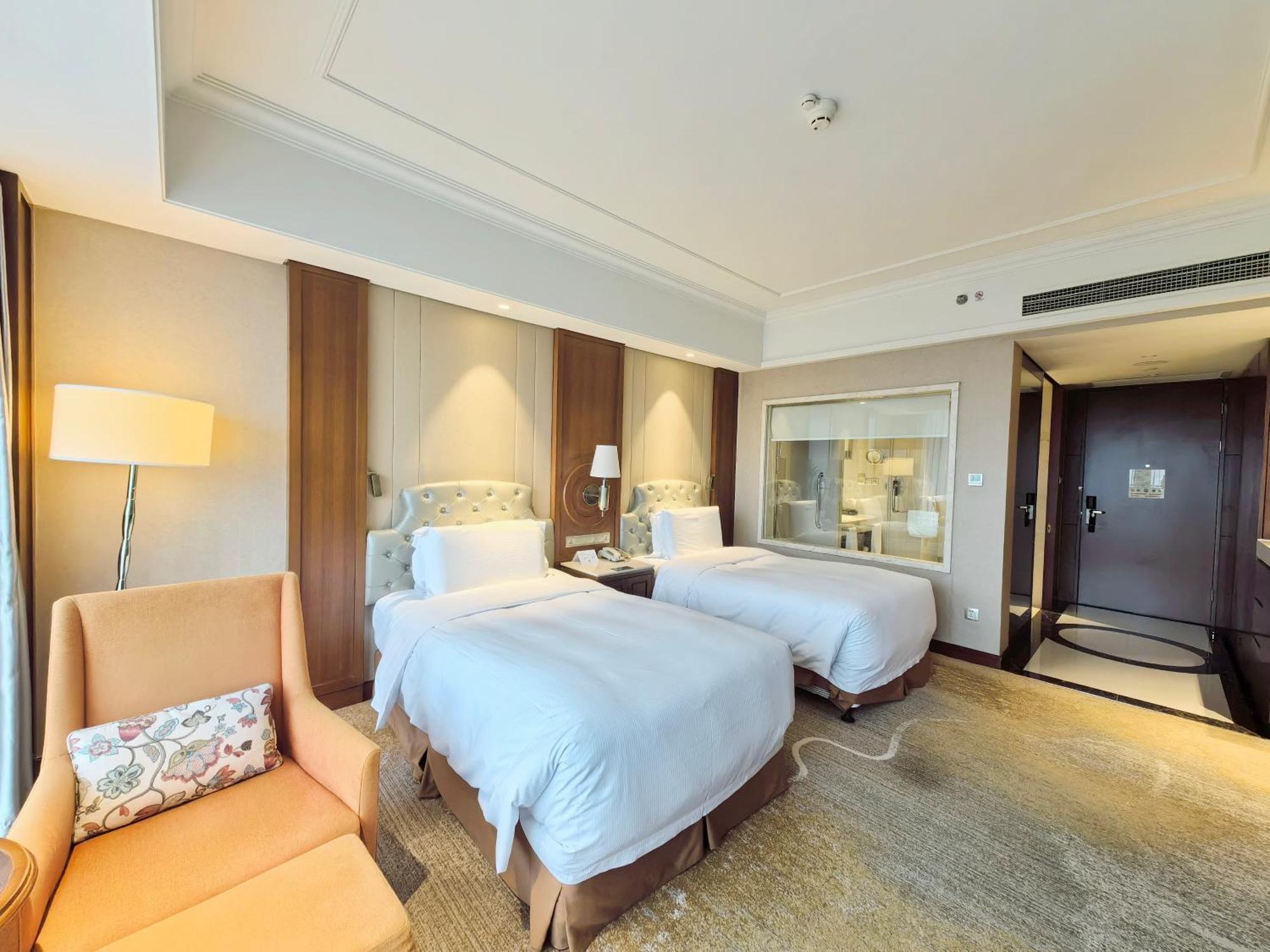 Doubletree By Hilton Ningbo - Chunxiao Hotell Exteriör bild