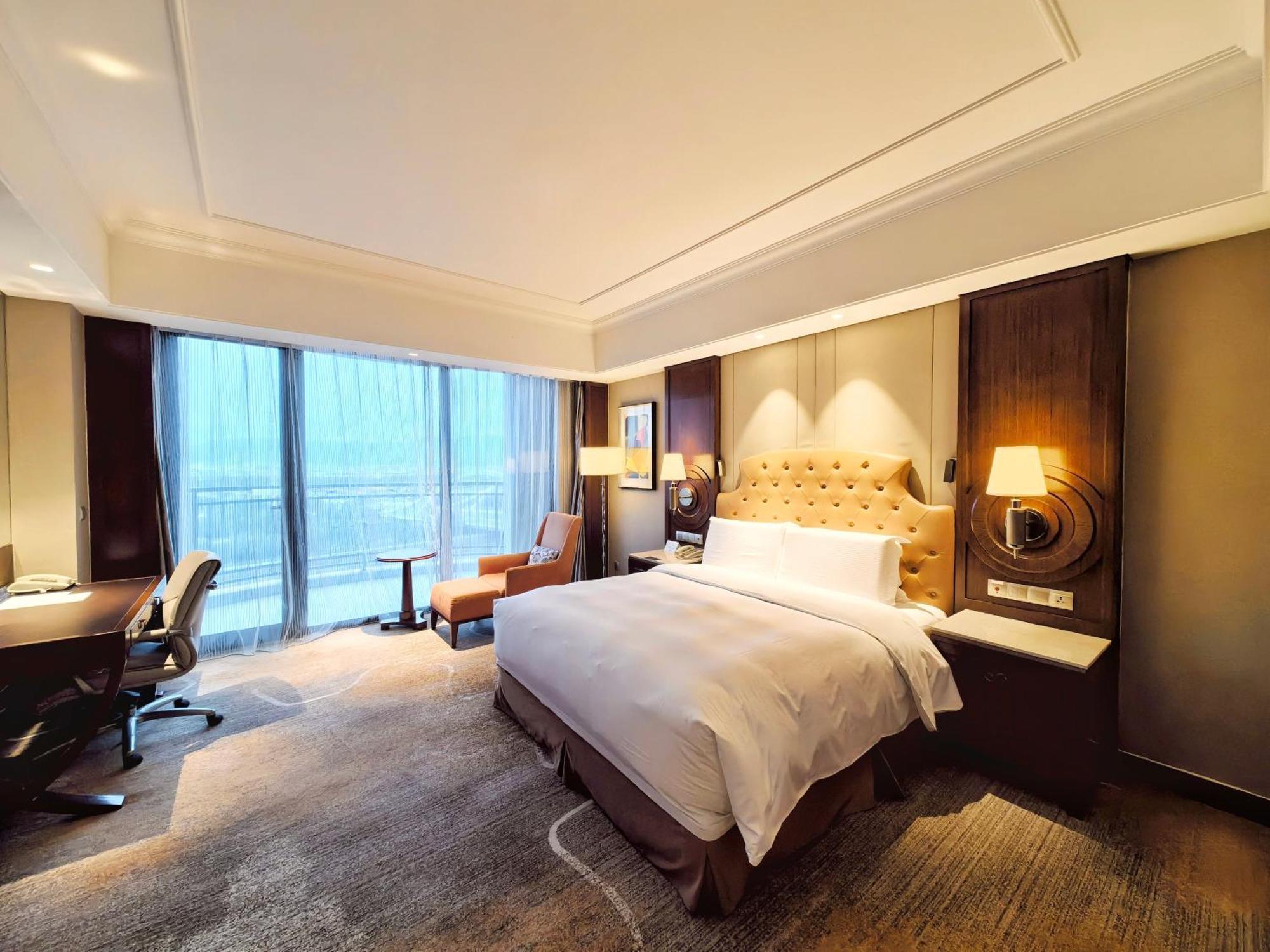 Doubletree By Hilton Ningbo - Chunxiao Hotell Exteriör bild