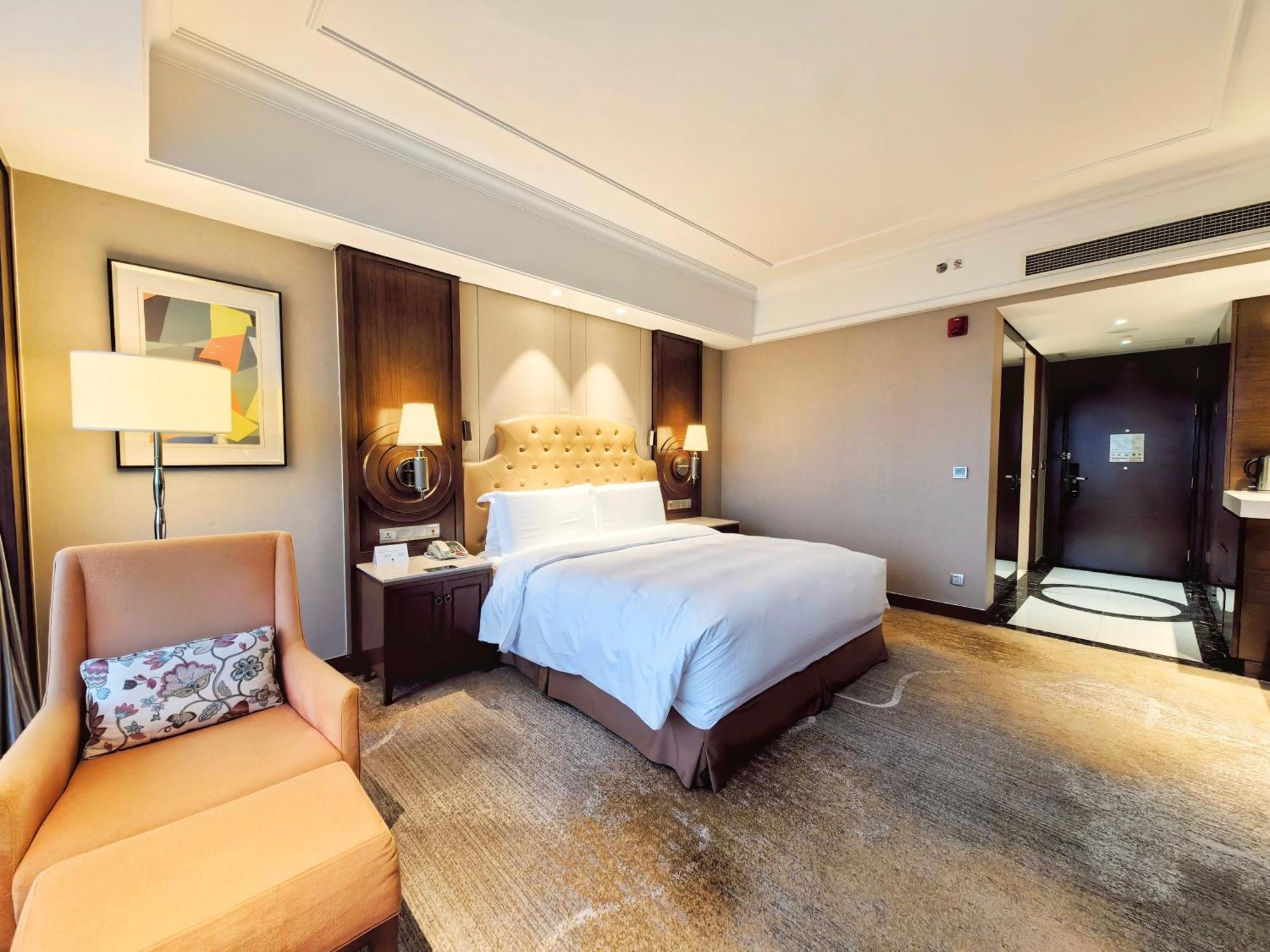 Doubletree By Hilton Ningbo - Chunxiao Hotell Exteriör bild