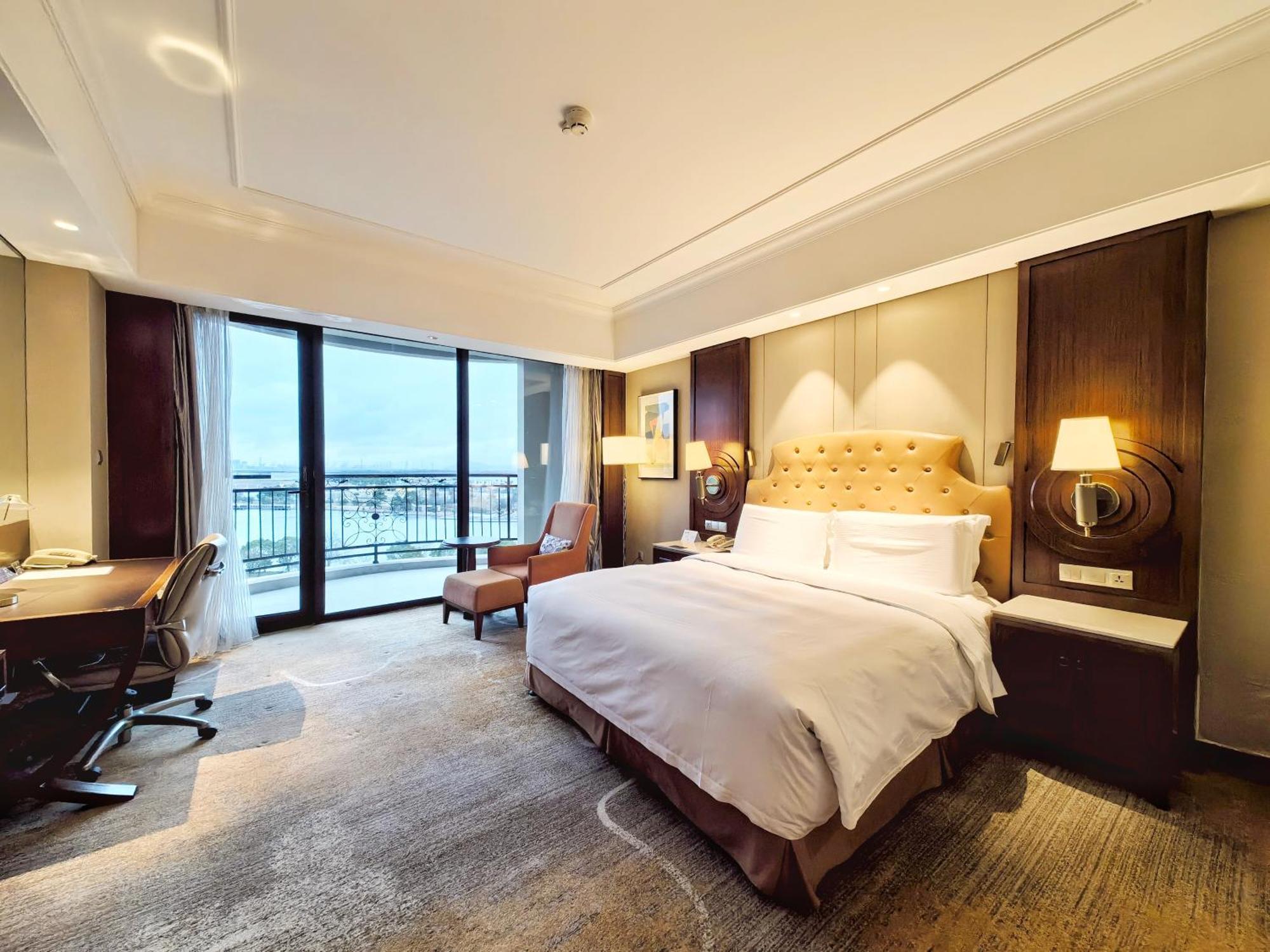 Doubletree By Hilton Ningbo - Chunxiao Hotell Exteriör bild