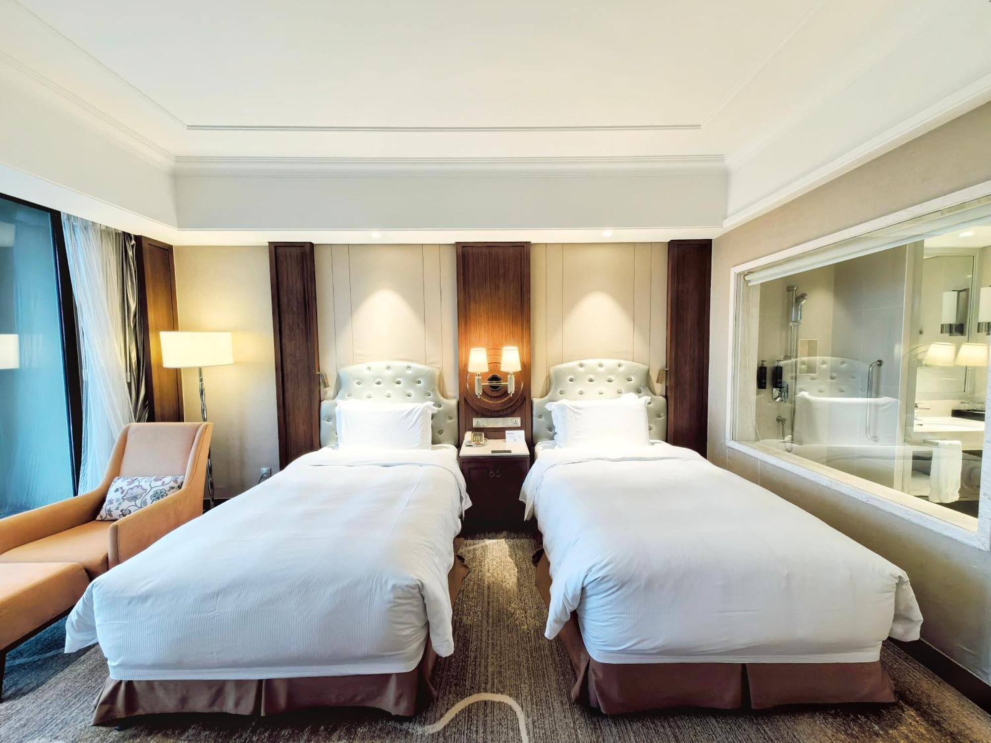 Doubletree By Hilton Ningbo - Chunxiao Hotell Exteriör bild