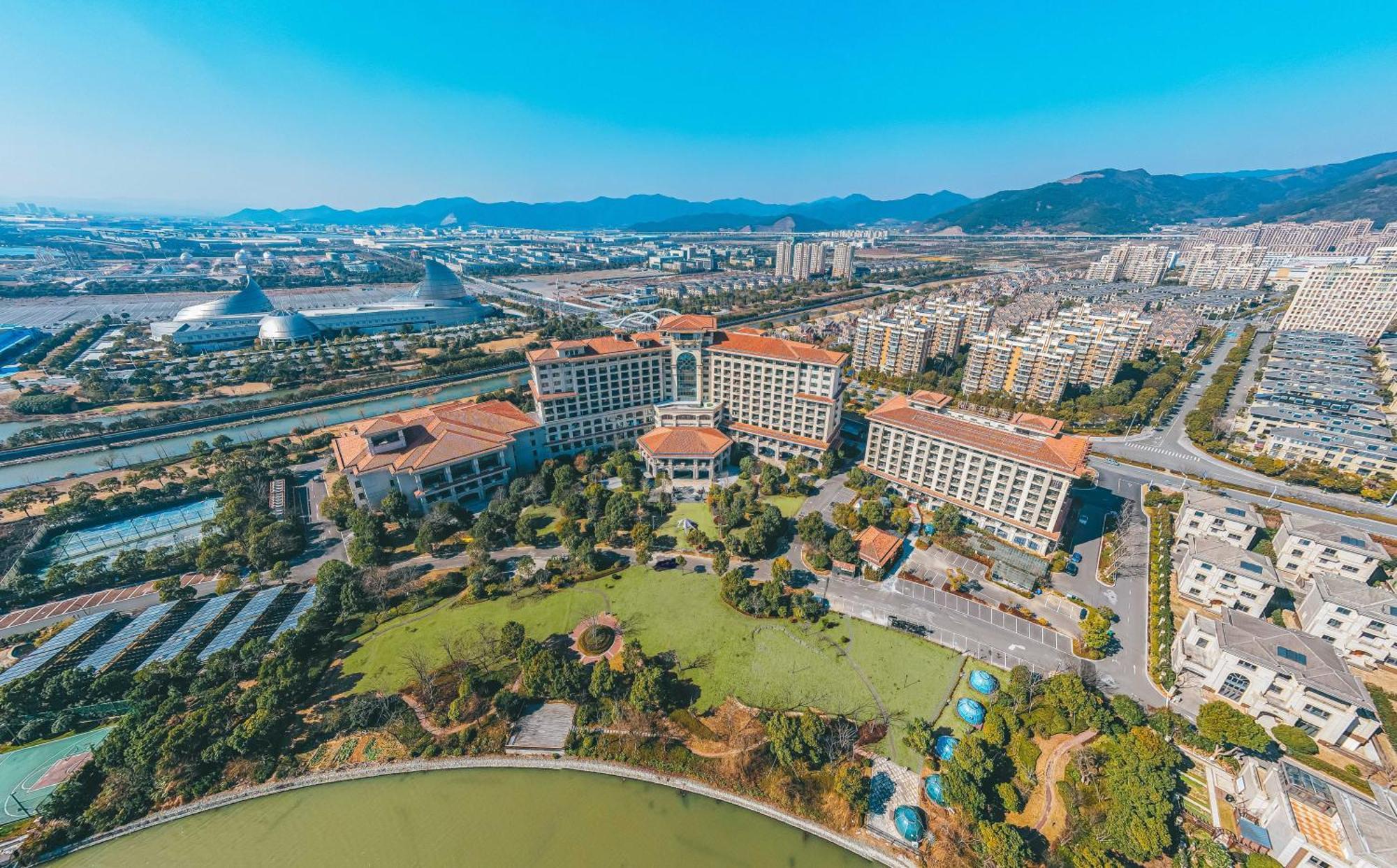 Doubletree By Hilton Ningbo - Chunxiao Hotell Exteriör bild