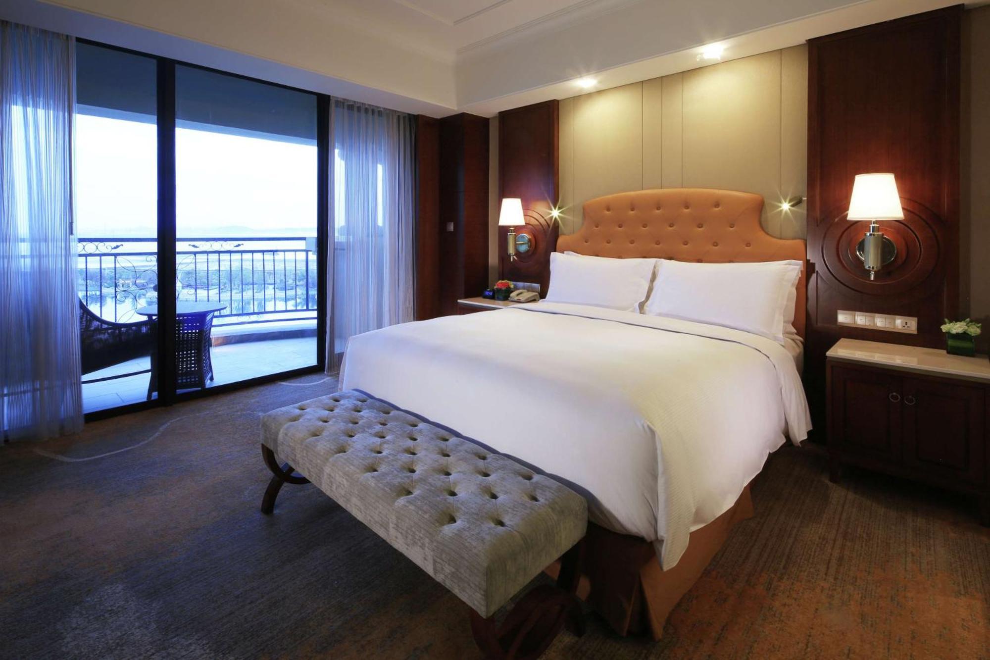 Doubletree By Hilton Ningbo - Chunxiao Hotell Exteriör bild